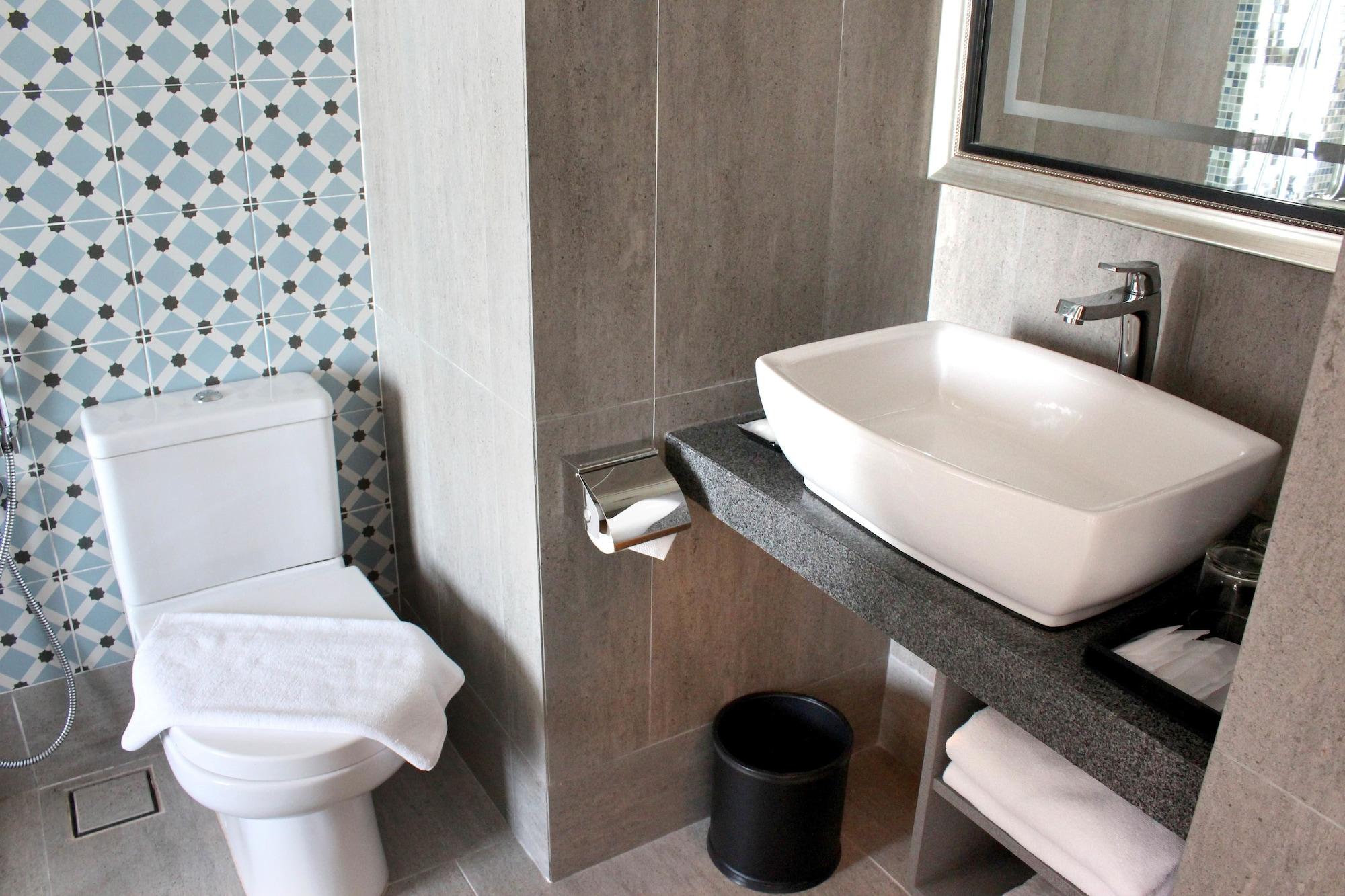 Hatten Place Melaka Dış mekan fotoğraf Bathroom
