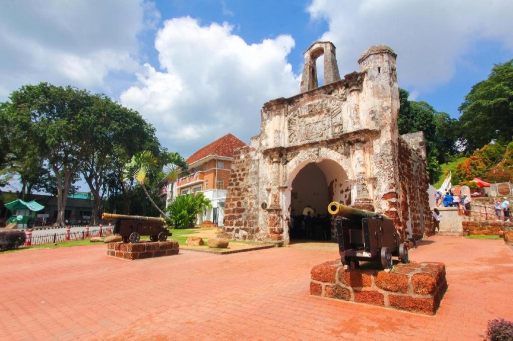 Hatten Place Melaka Dış mekan fotoğraf Malacca Stadthuys
