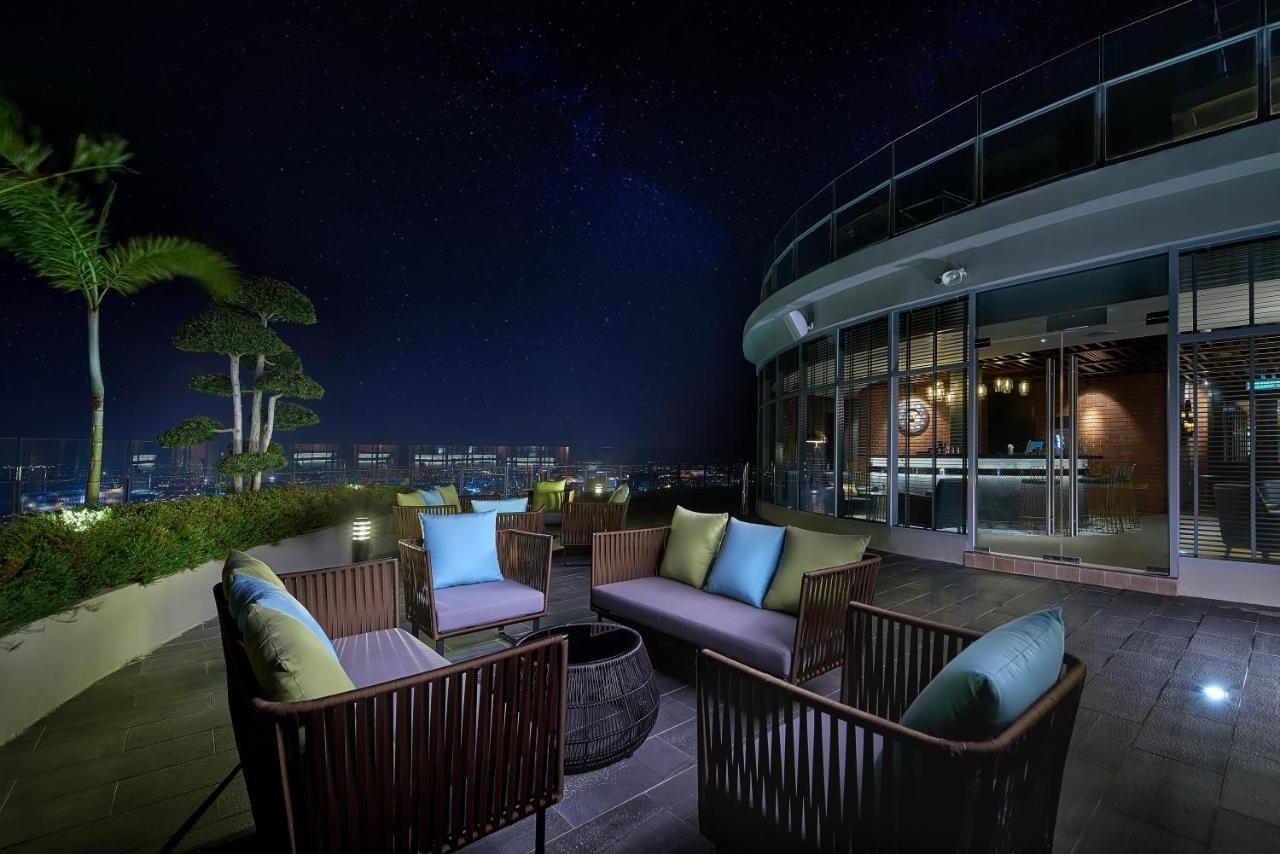 Hatten Place Melaka Dış mekan fotoğraf The Sky Bar